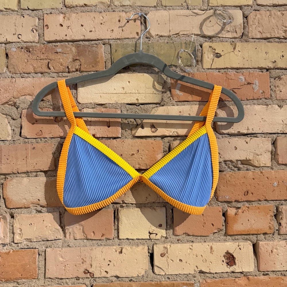 Multi color bikini top size S